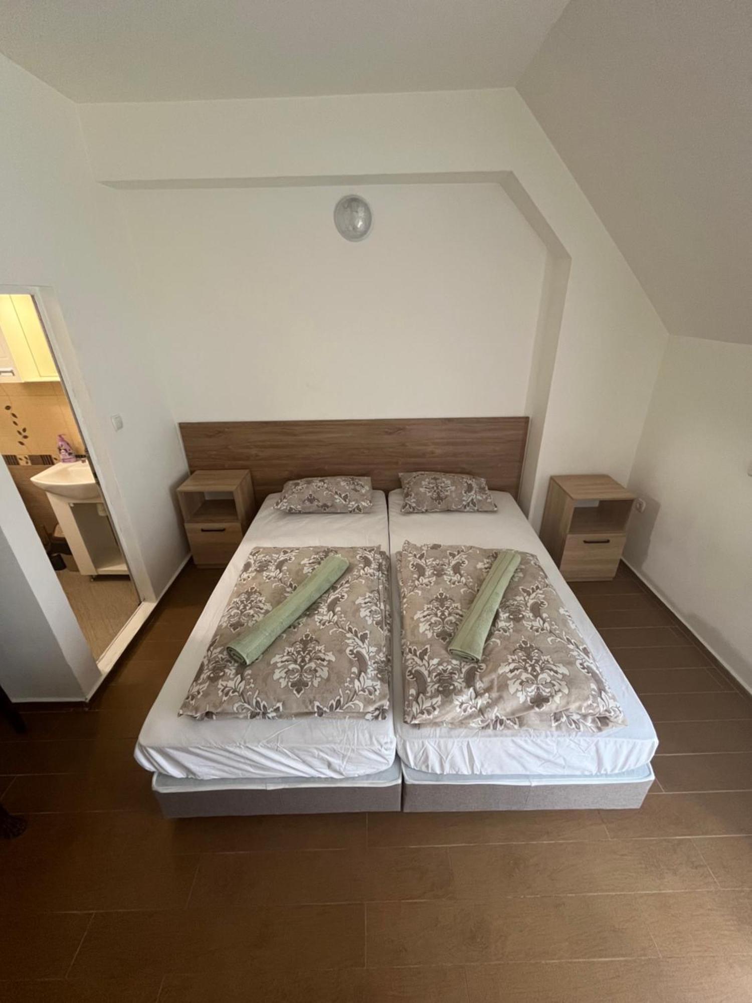 En-Suite Rooms: Novа Guesthouse In Sofia Center Exterior photo