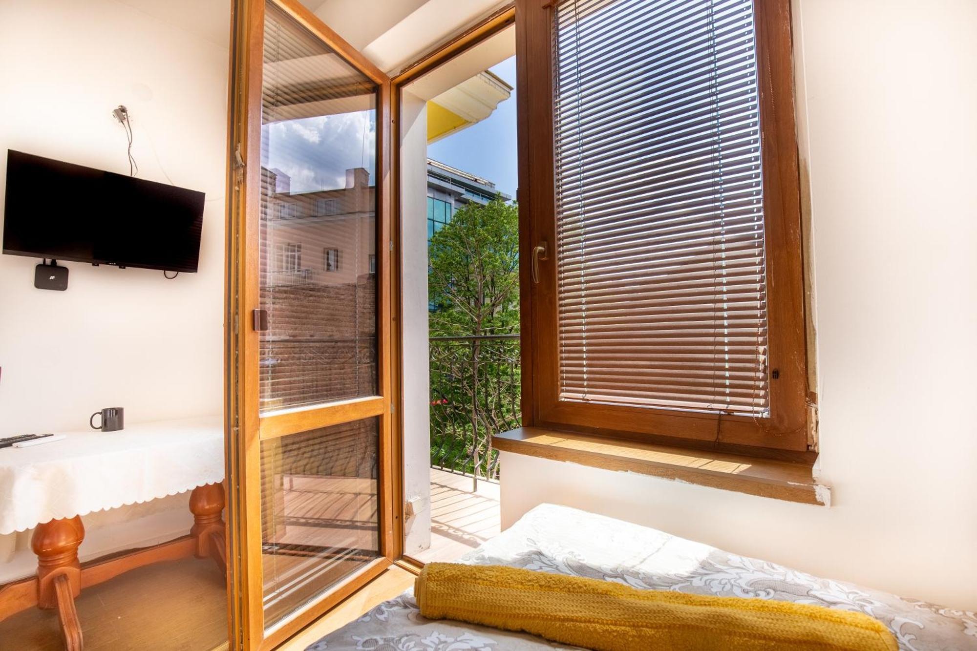 En-Suite Rooms: Novа Guesthouse In Sofia Center Exterior photo