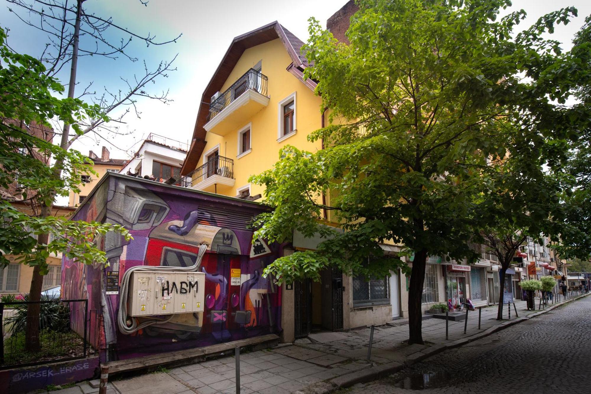 En-Suite Rooms: Novа Guesthouse In Sofia Center Exterior photo